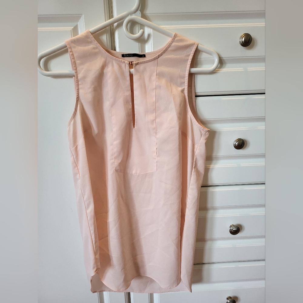 Shell pink Tokito (Japanese brand) sleeveless blouse